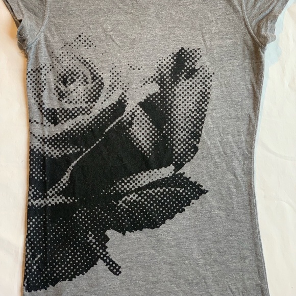3/$15 Xhilaration Grey Graphic T-shirt - Picture 2 of 7